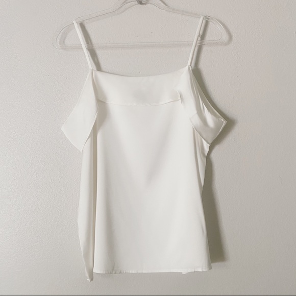 Express Off Shoulder Blouse In Ivory - Picture 3 of 9